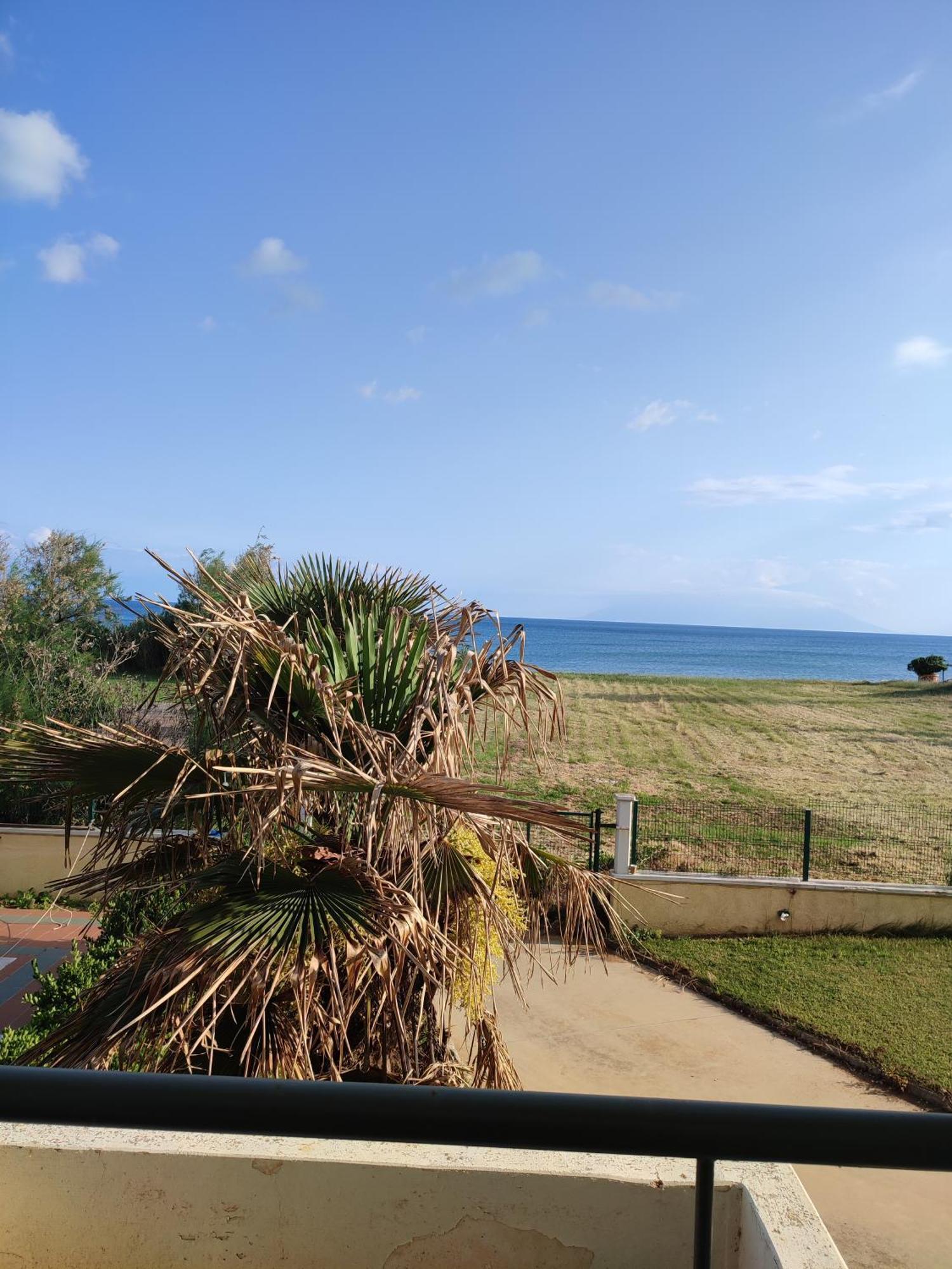 Plaza Hotel Alexandroupoli Bagian luar foto